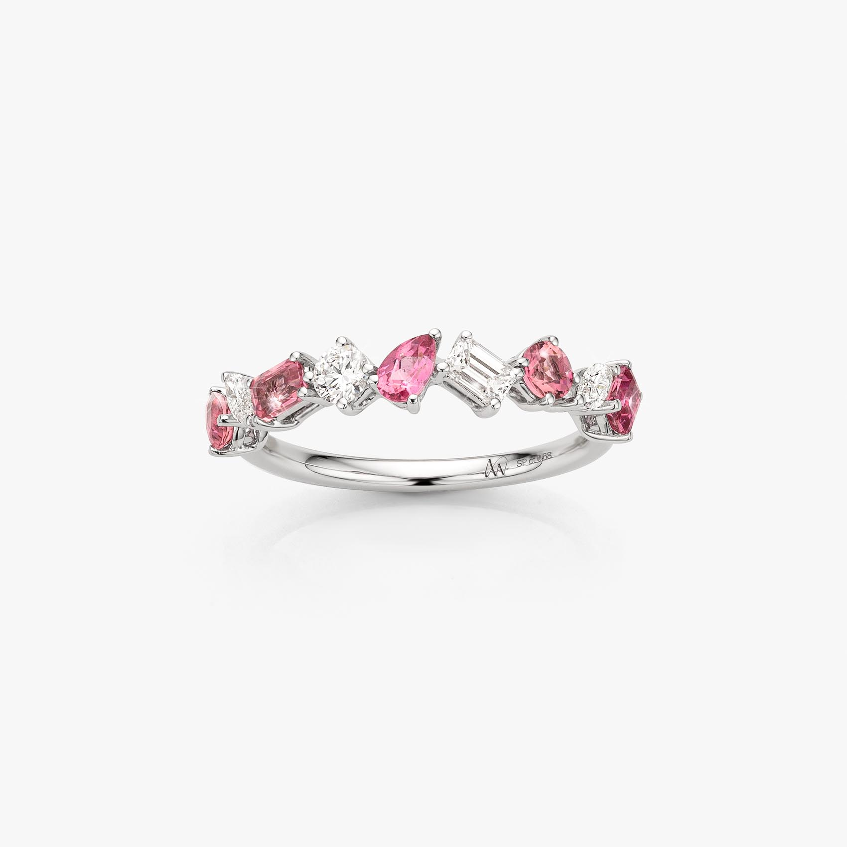 images/maison-de-greef-02-gems-2026-multishape-ms1-002ba100-605/atelier-wittmann_multishape_bague_or-blanc_tourmaline_rose_front.jpg