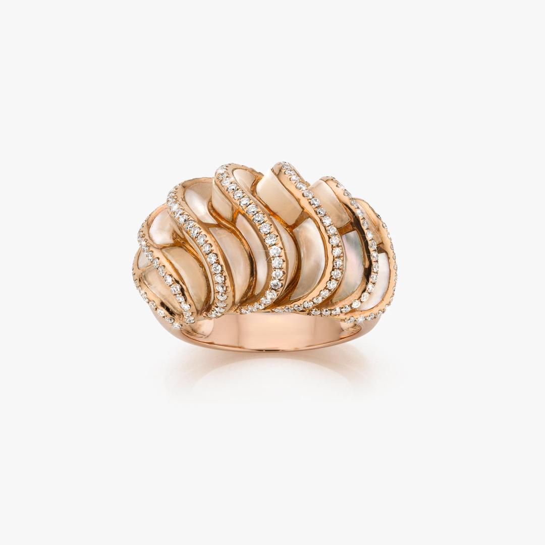 Rose gold Olia ring set with briljant-cut diamonds and white mother-of-pearl made by Atelier Wittmann