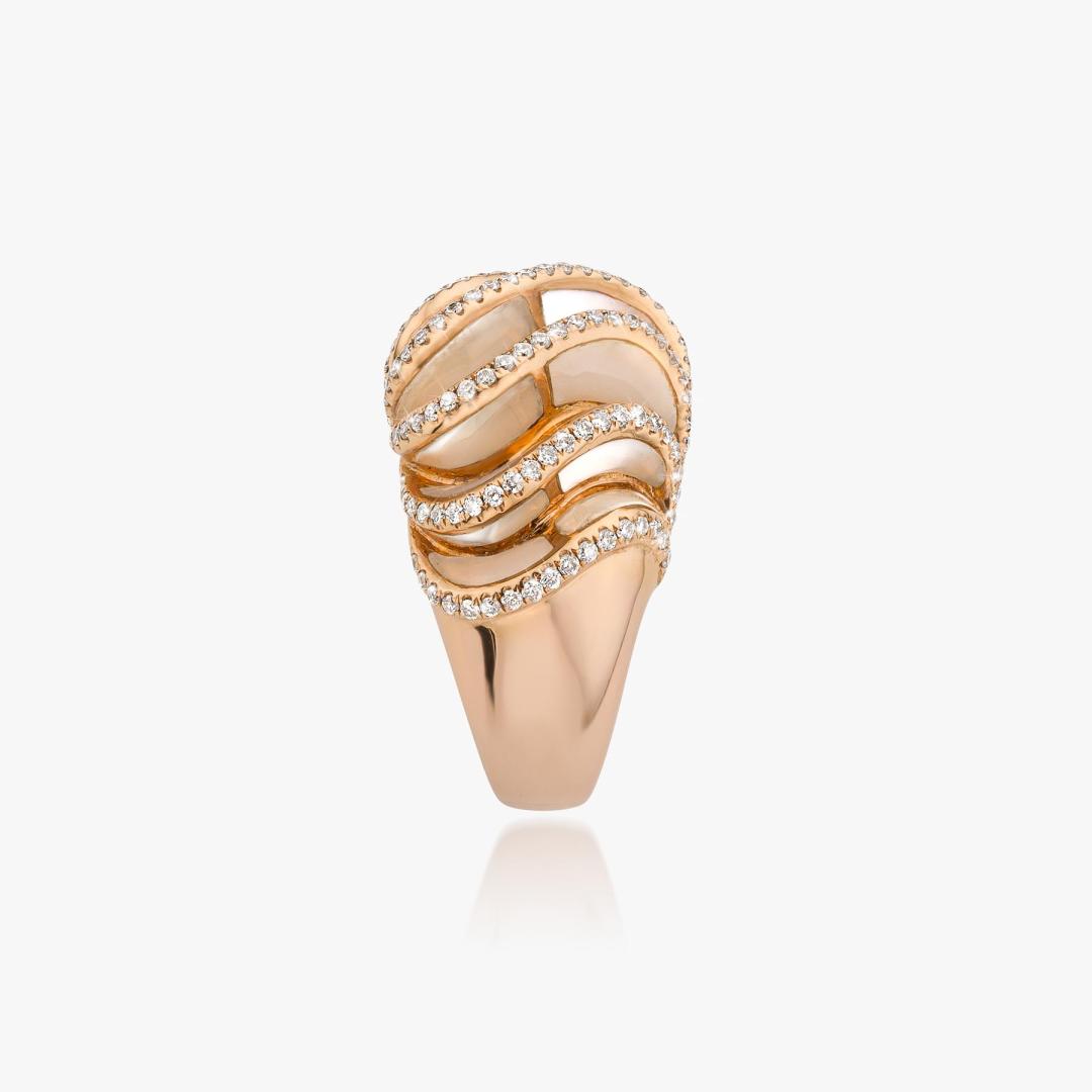 Rose gold Olia ring set with briljant-cut diamonds and white mother-of-pearl made by Atelier Wittmann