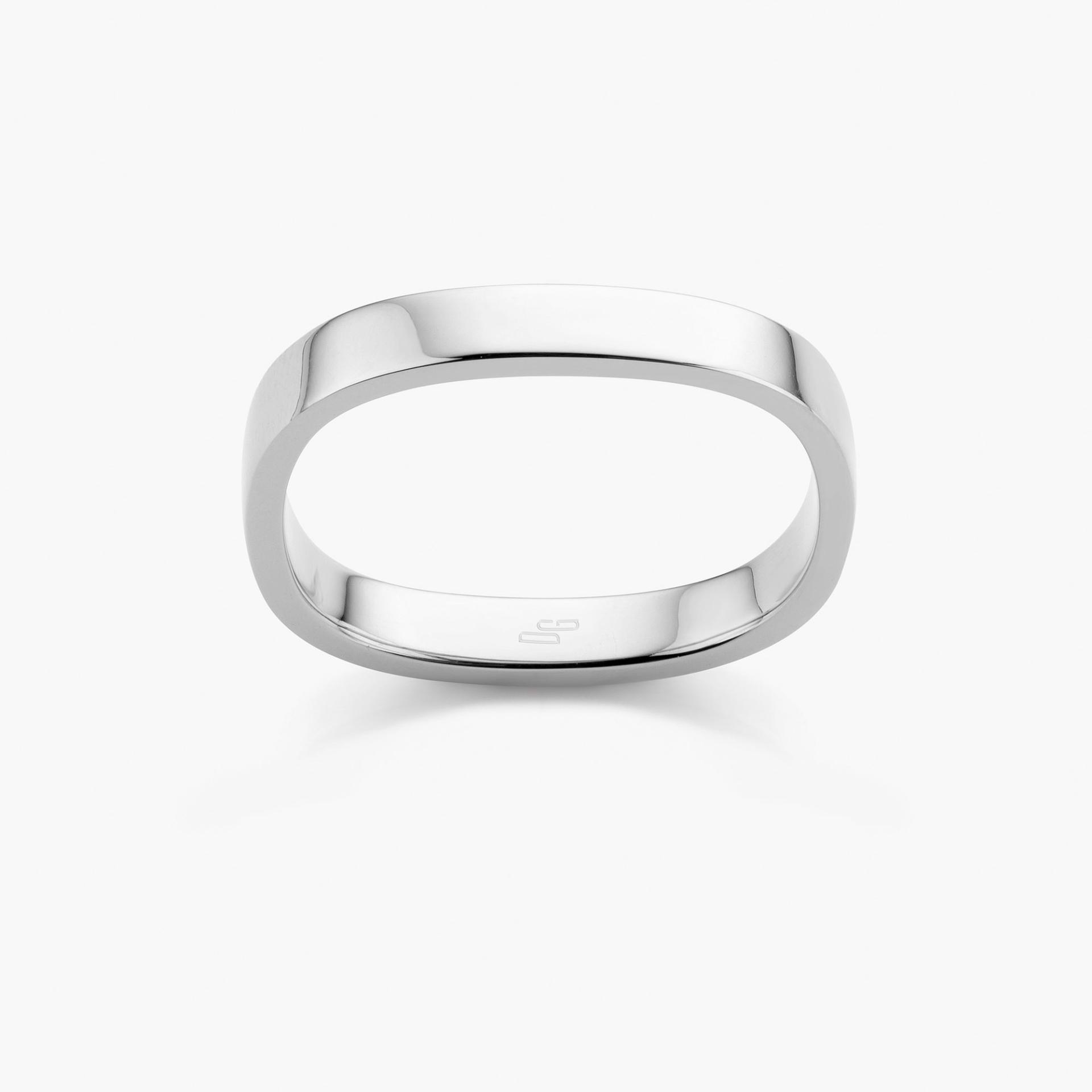 Wedding ring Bold model made by Maison De Greef