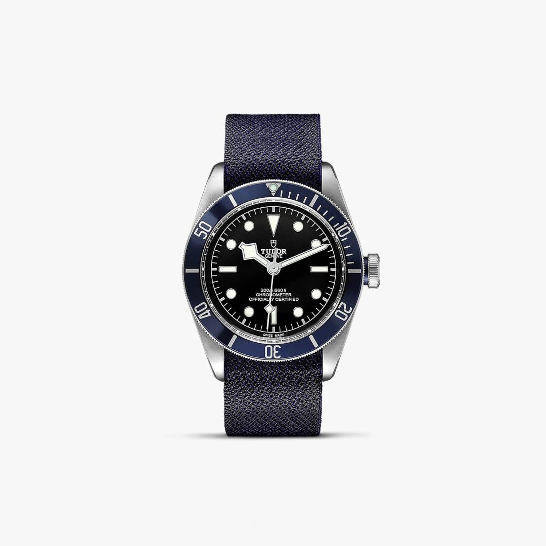 images/tudor/tudor/black-bay/black-bay/m79230r-0006/maisondegreef_tudor_blackbay_blue_front.jpg