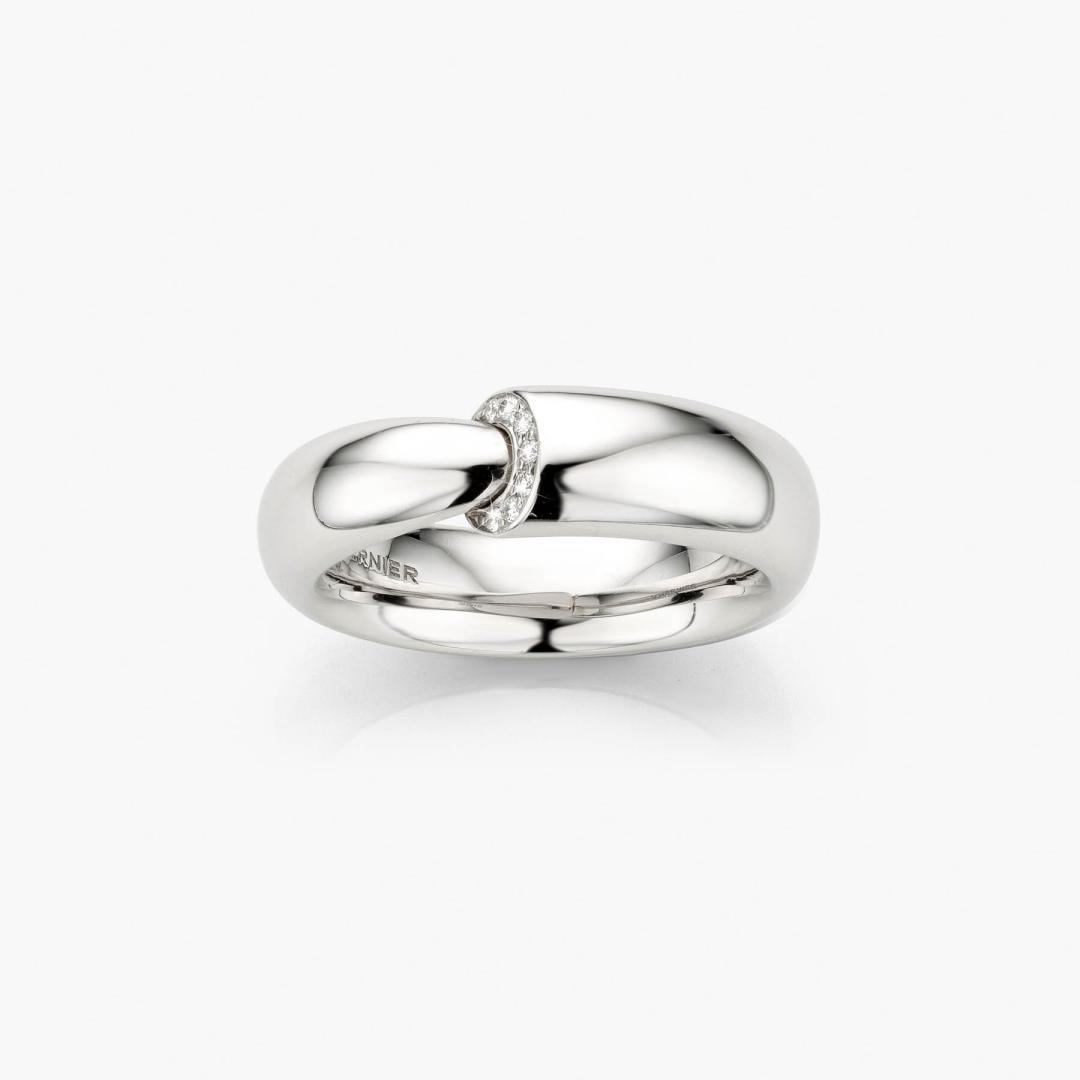 Calla Midi Ring in Rhodium plated White Gold and Diamonds made by Vhernier