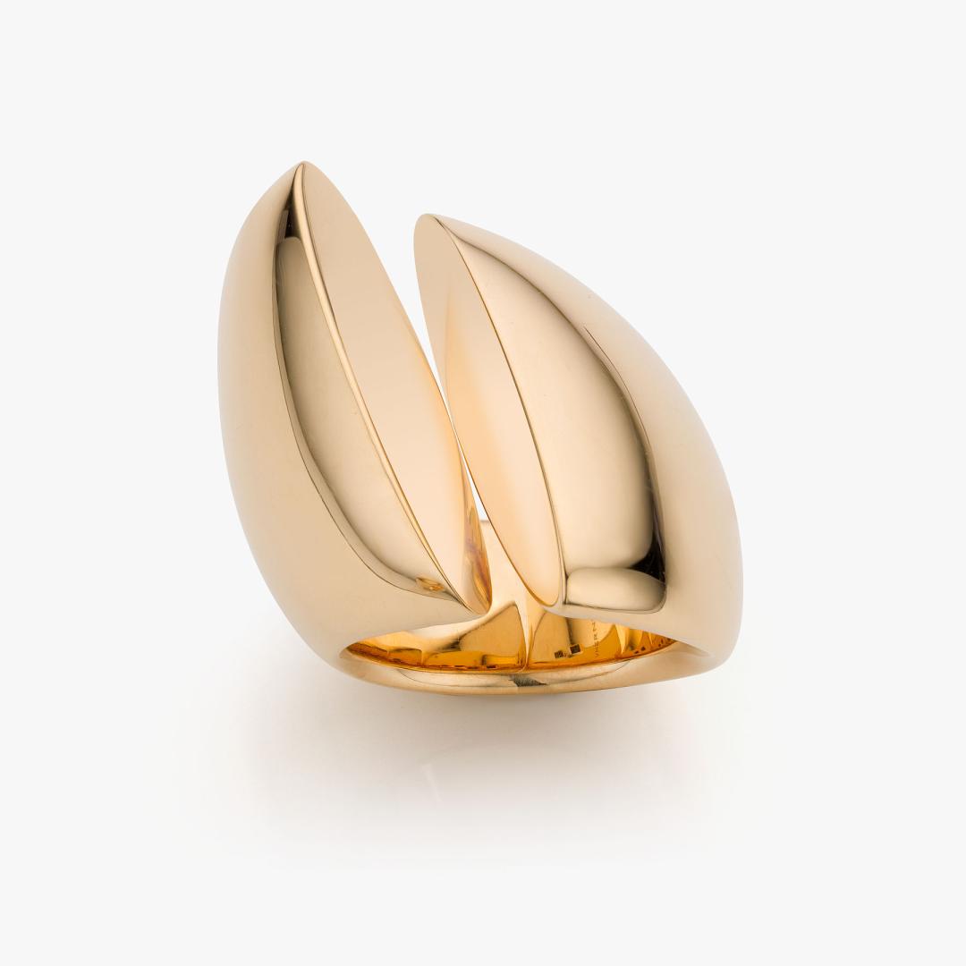 Eclisse ring in rose gold made by Vhernier
