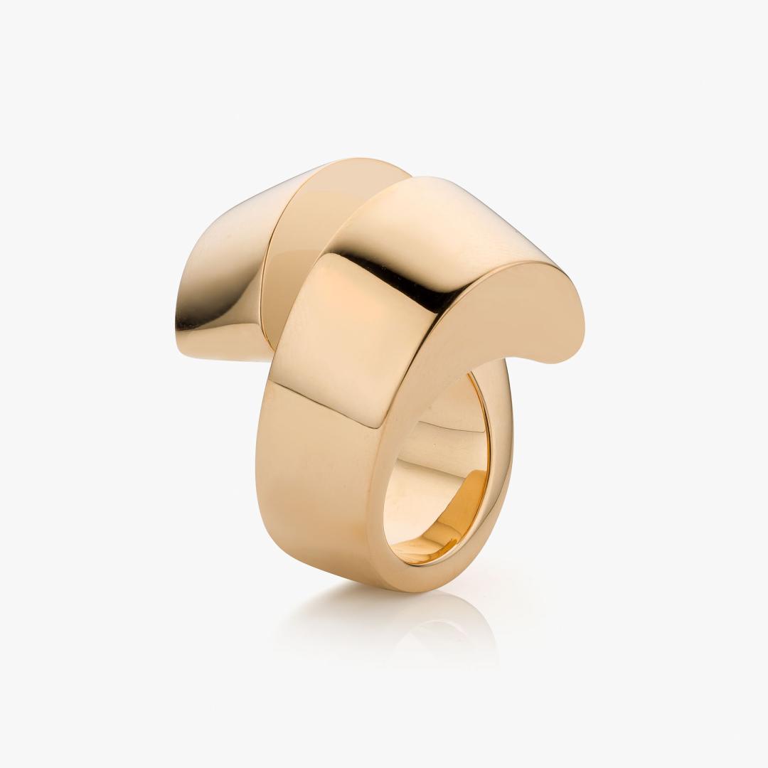 Kiss ring in rose gold made by Vhernier