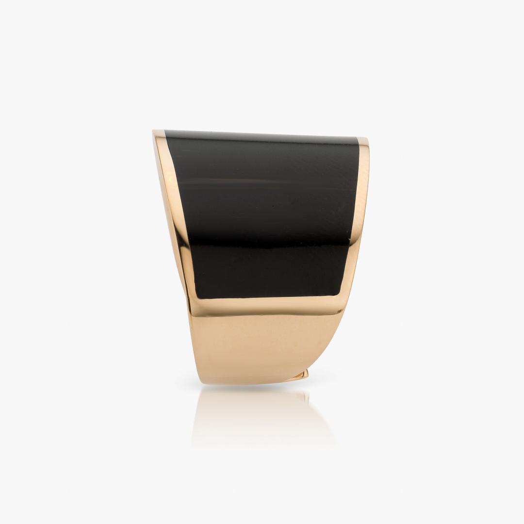 Vague ring in rose gold and jet made by Vhernier